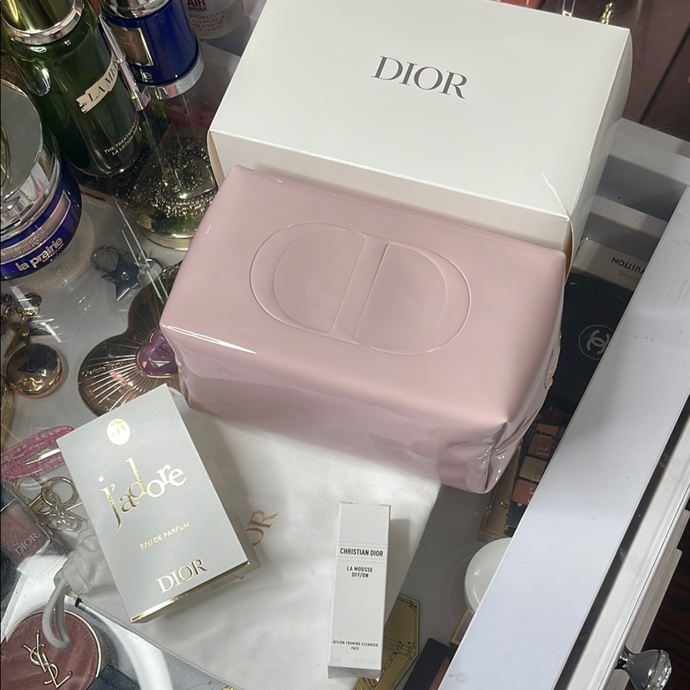 BNIB Dior dusty ballet pink patent pouch